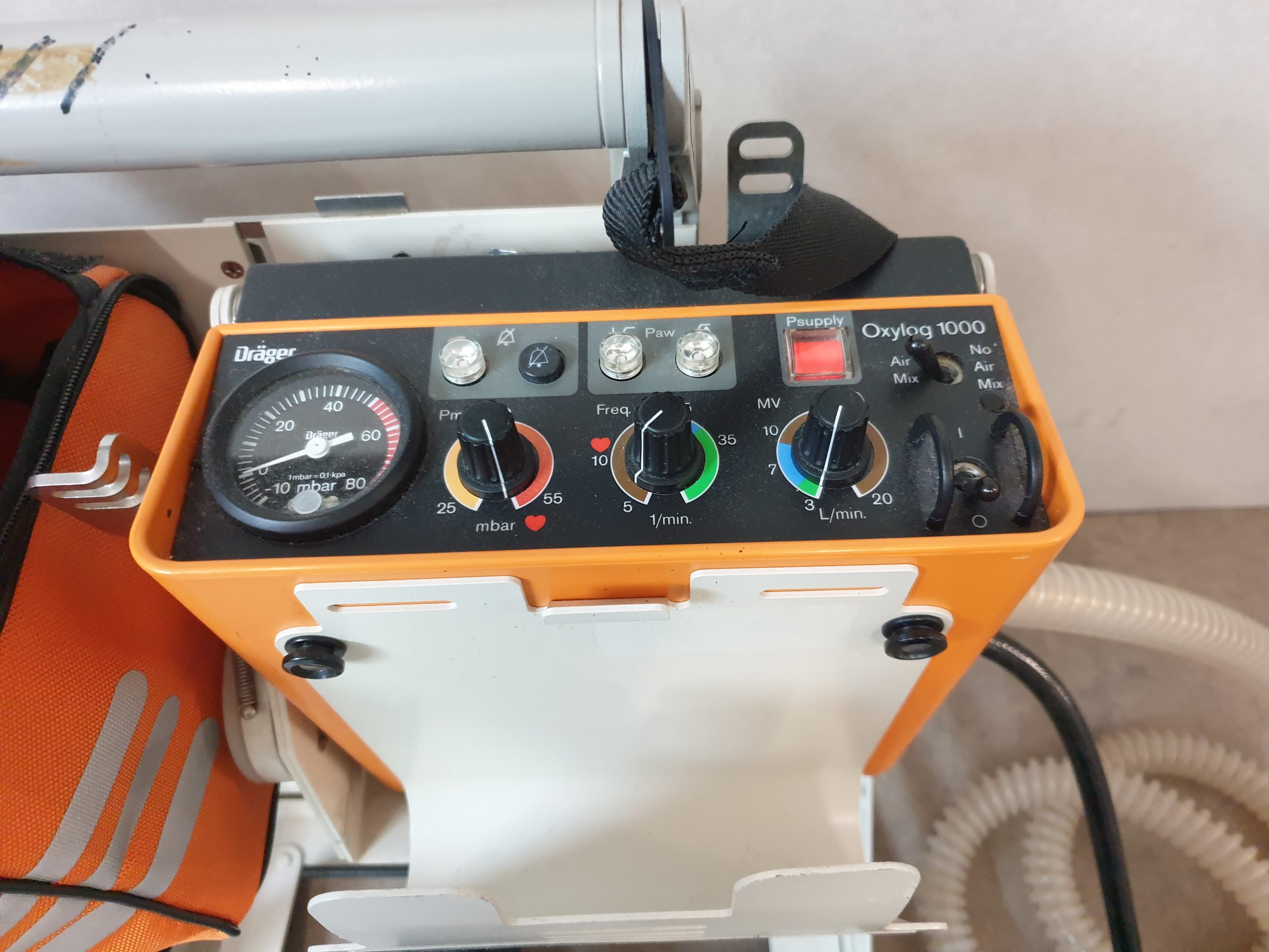 Draeger Drager Oxylog 1000 Notfallbeatmungsgerät