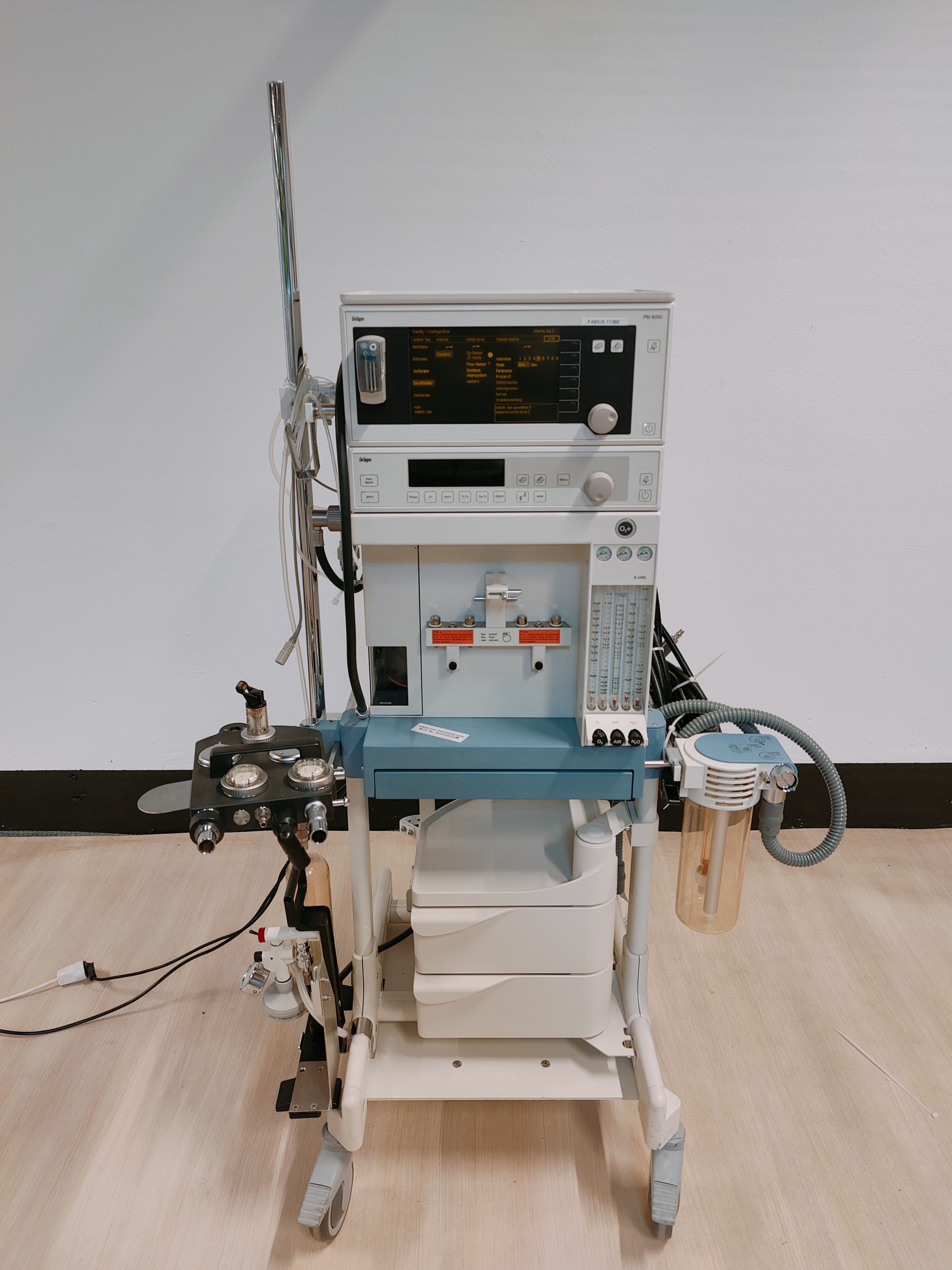 Dräger Fabius Narkosegerät mit PM 8050 Gasmonitor SW: 04.00 –
