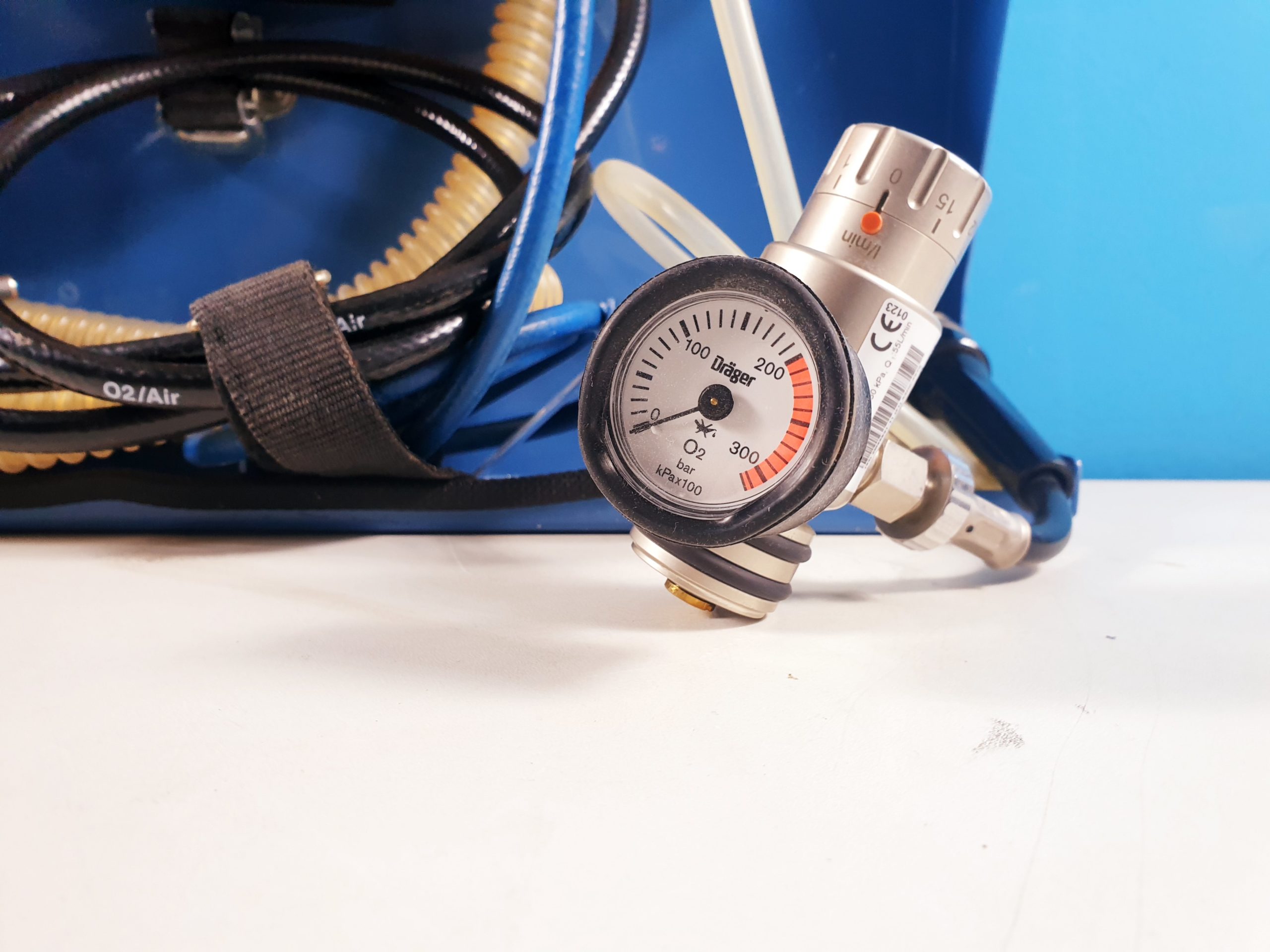 Dräger Oxylog Beatmungsgerät, NotfallBeatmungsgerät – mit , Trage….