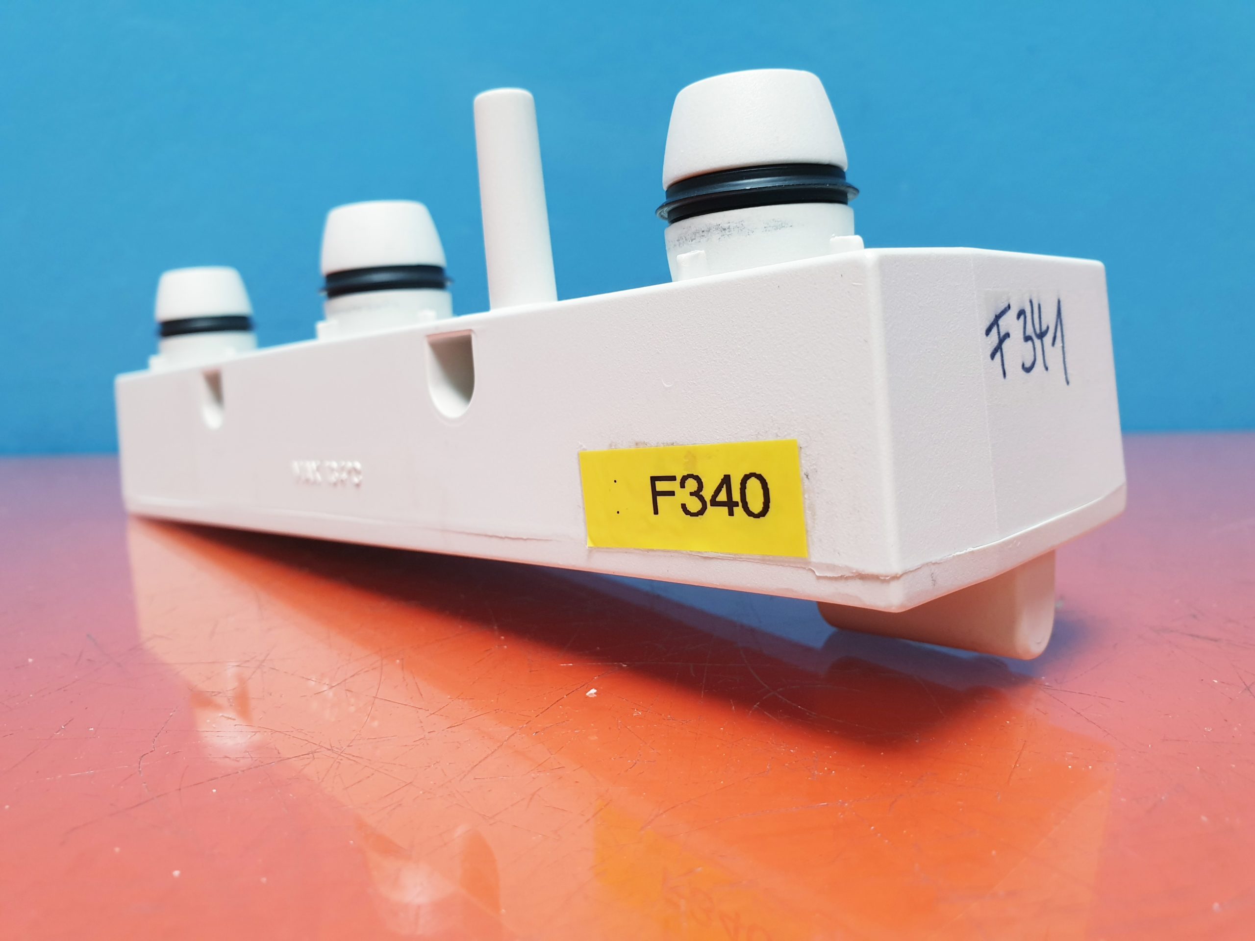 Dräger Wasserflaschenhalterung for Inkubator SC 8000 // IC8000
