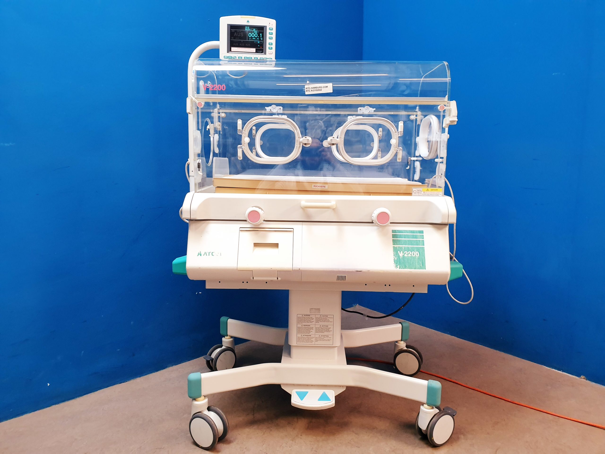ATOM V-2200 Infant Incubator – Inkubator