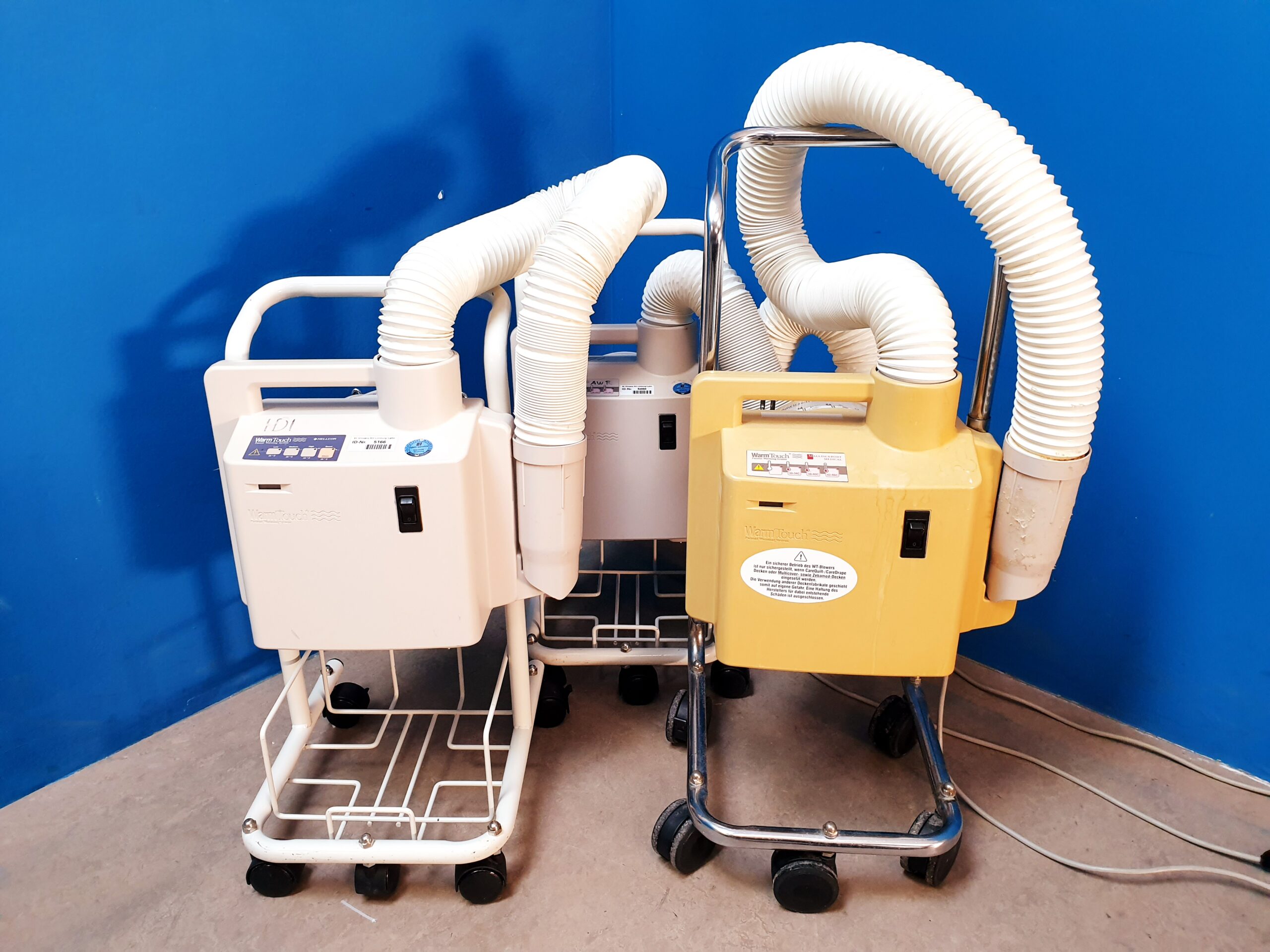 Nellcor Warm Touch 501-5800 – Wärmegerät – Vergelbt + Nellcor Warm Touch 501-5900 Patient Wärmer mit Gestell