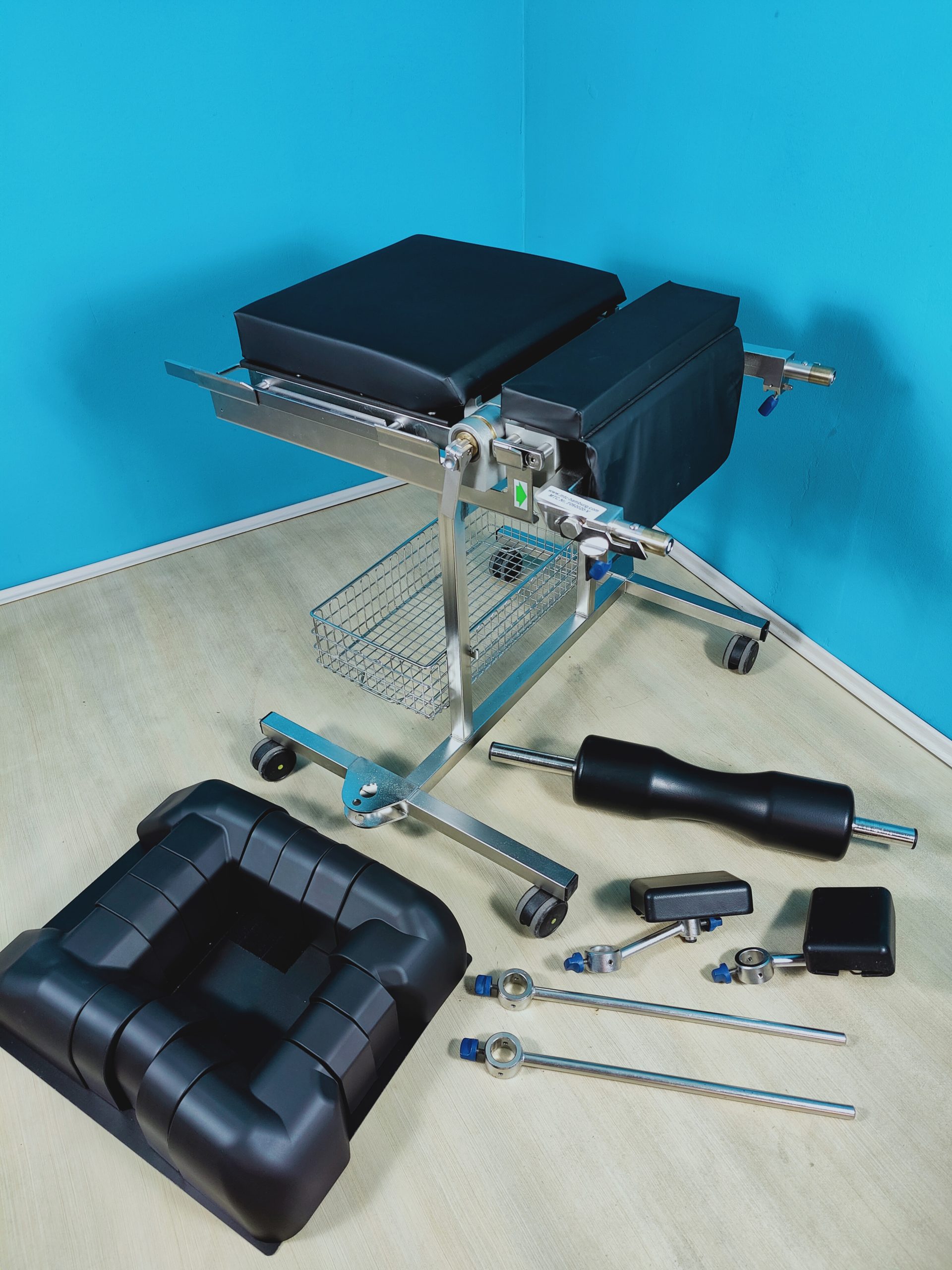 MAQUET 1007.04AC + 1007.07A0 + 1000.68 B0/10 Lagerungsaggregat für Wirbelsäuleneingriffe, mit Transportgestell …