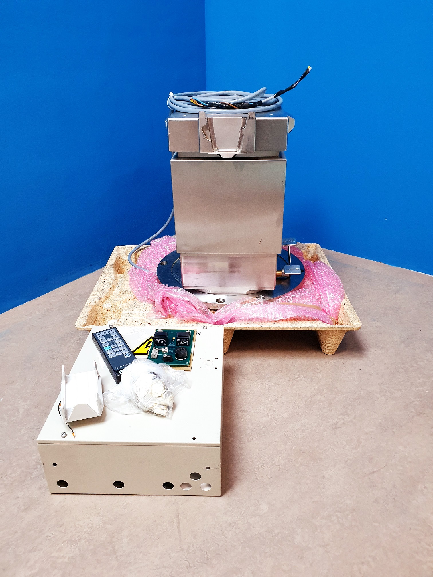 Maquet 1150.01A0 Säule + 3110.30ES Fernbedienung + Schaltkasten