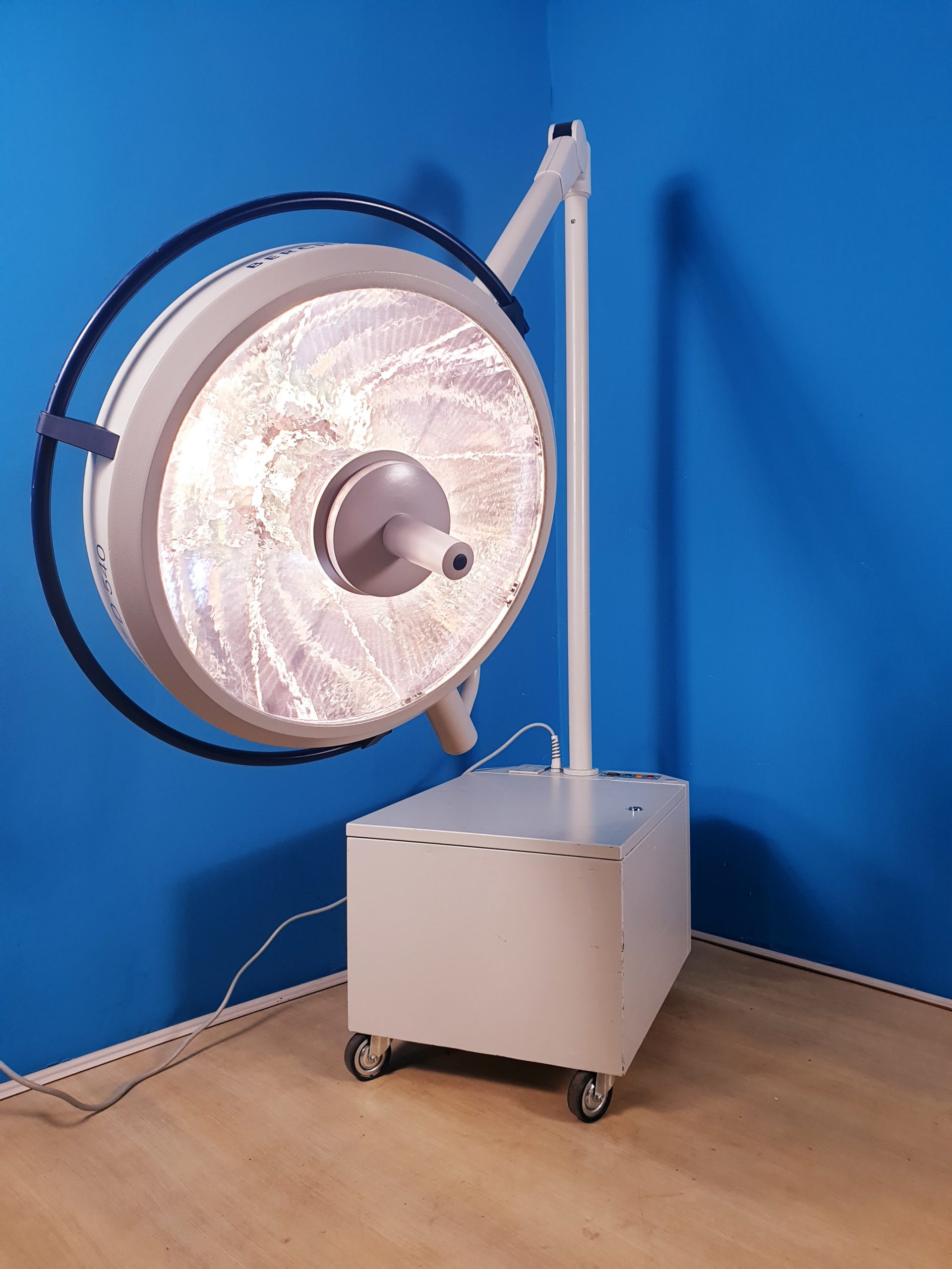 Berchtold D540 Untersuchungslampe – Fahrbar – 4500K Halogen
