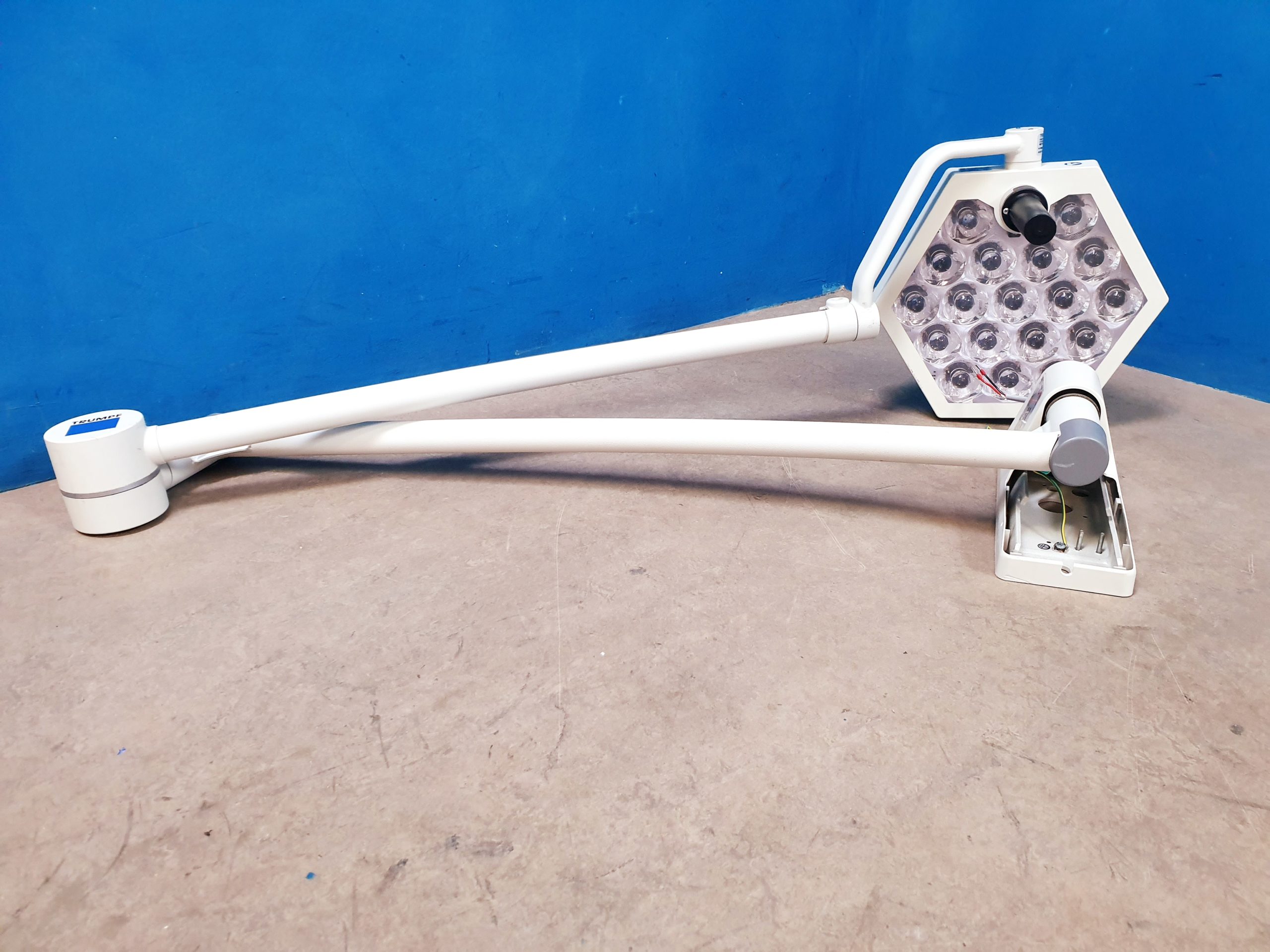 Trumpf TruLight 1000 LED Behandlungslampe – Deckenhalterung – Ohne Trafo