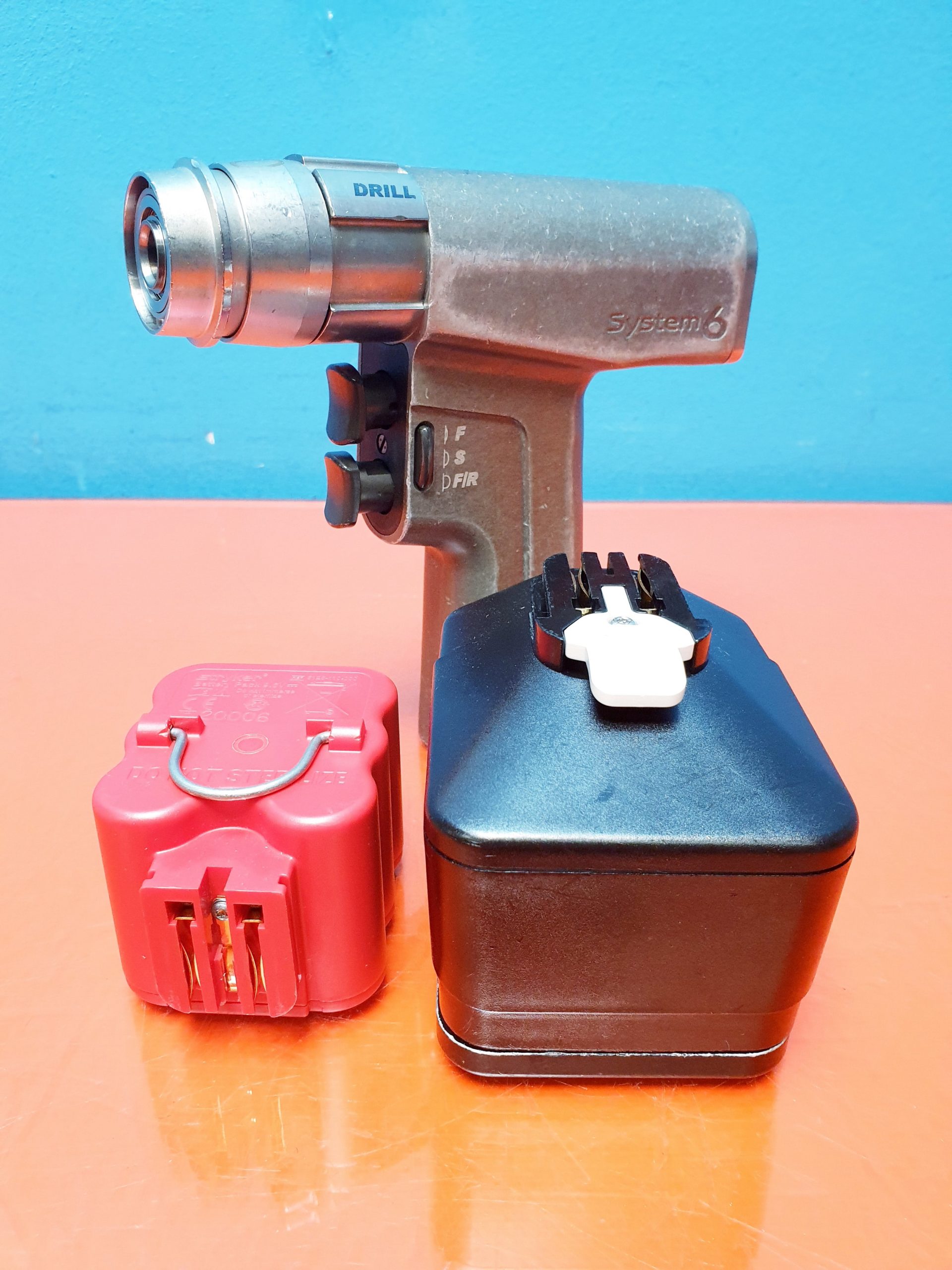 Stryker 6205 System 6 Dual Trigger Drill Handstück bohren Bohr + 6126-120 Batterie Gehäuse + Akku