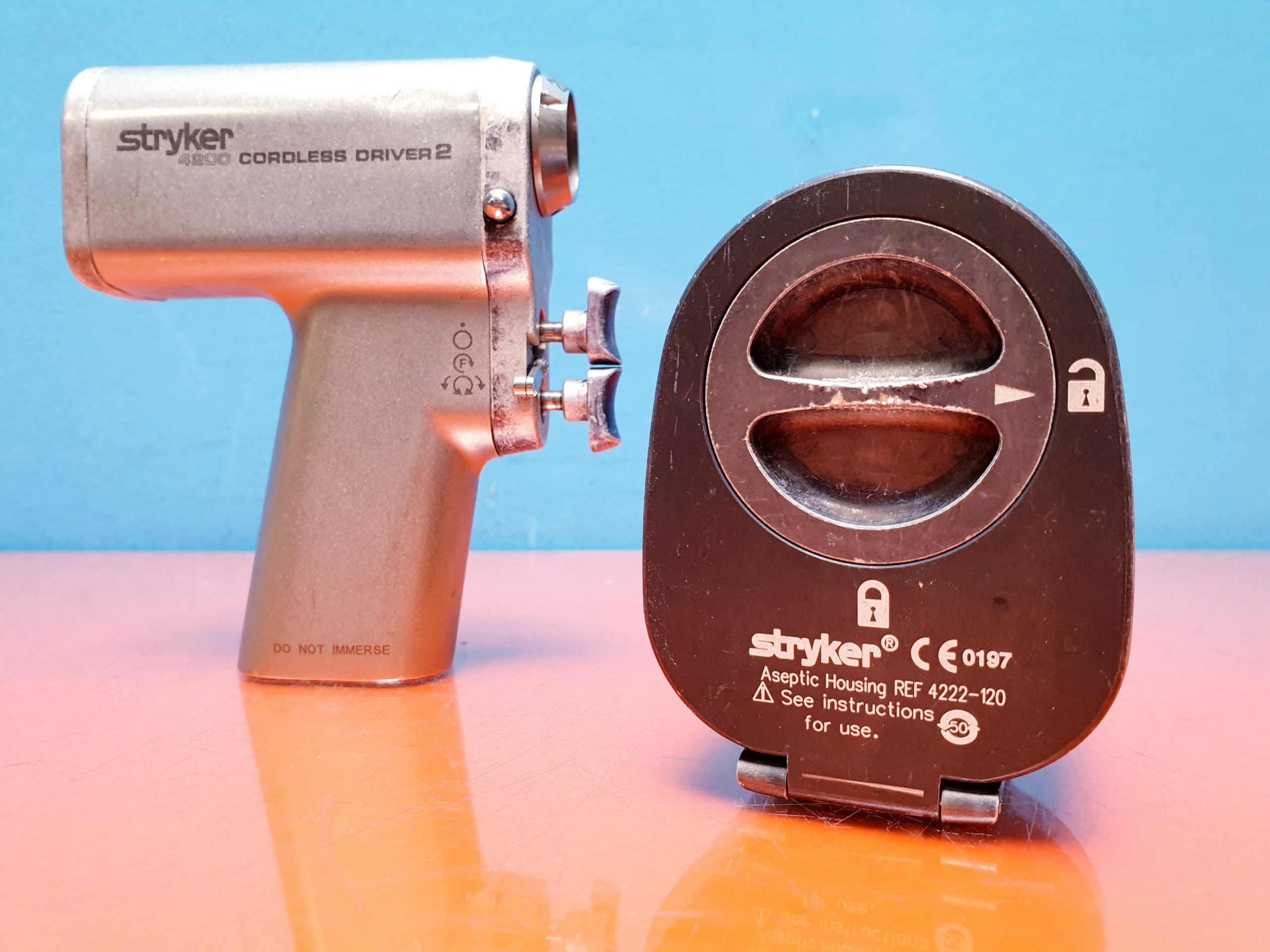 Stryker 4200 cordless Driver 2 + 4222-110-000 Akku + 4222-120 Batterie Gehäuse