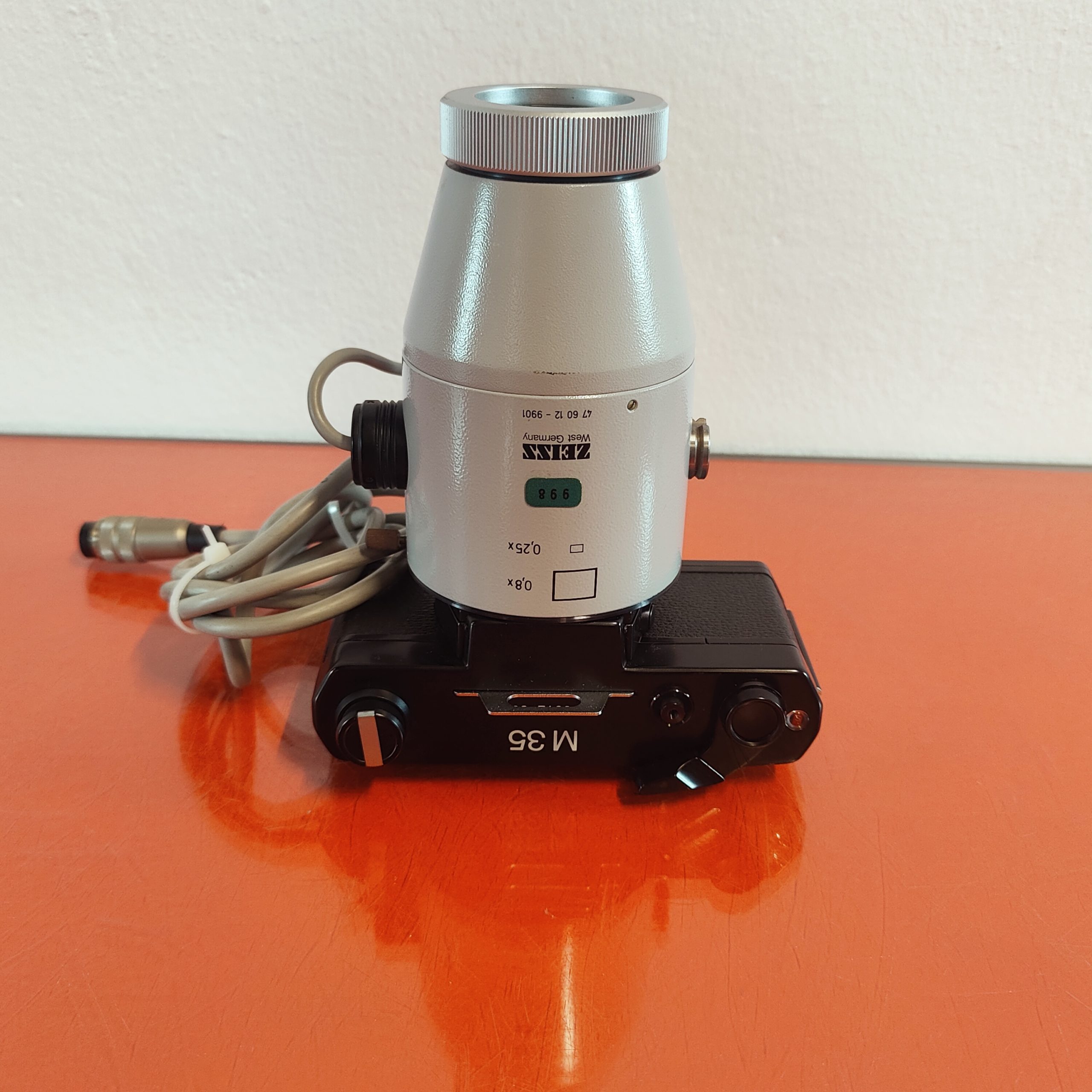 Carl Zeiss M35 47 6072-9901 476012 Winder w Microscope Camera 47 60 12-9901