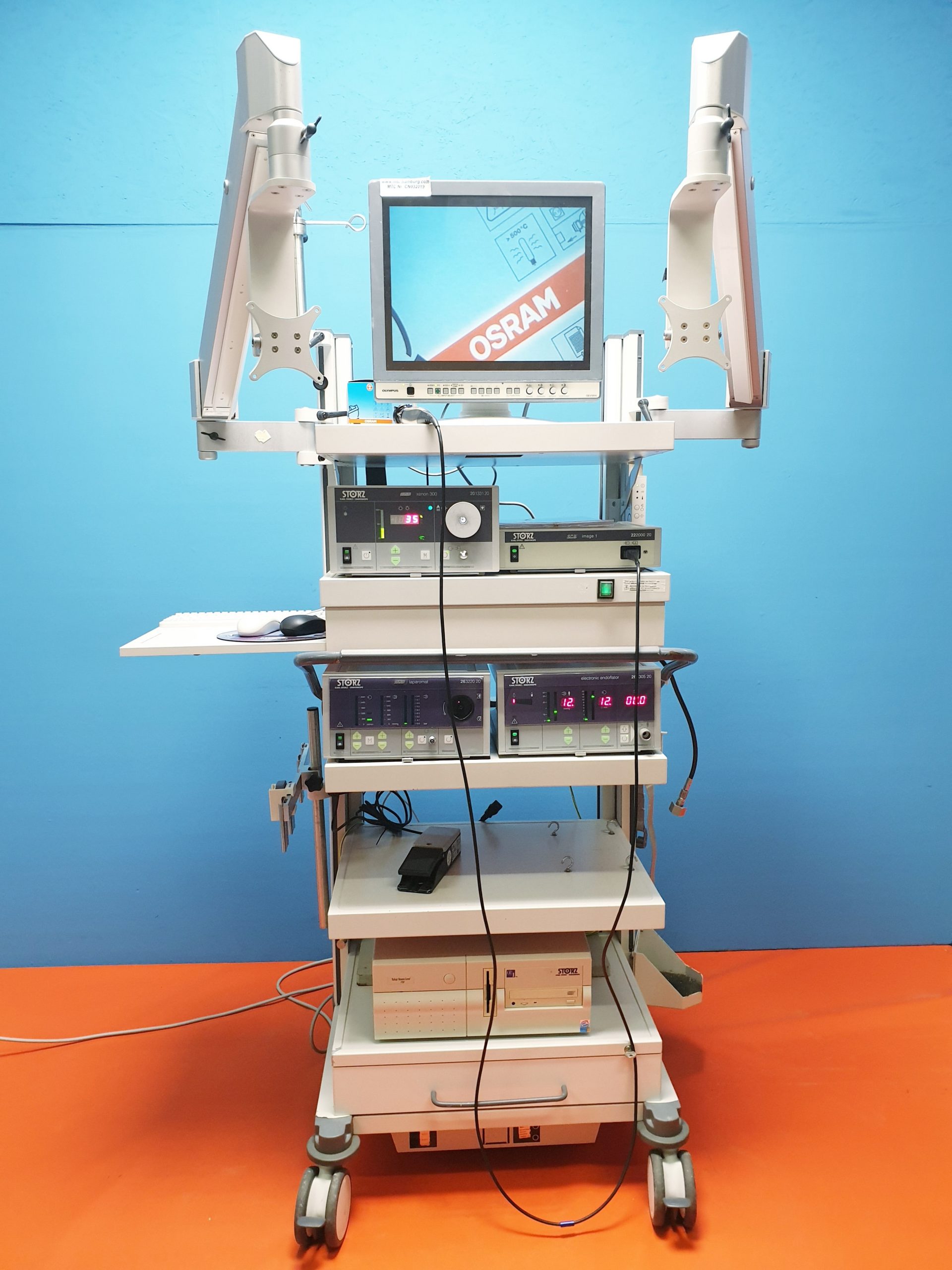 STORZ Laparaskopie Turm mit 1CCU + S3 Kamerakopf , Xenon Lichtquelle // Endoflator // …
