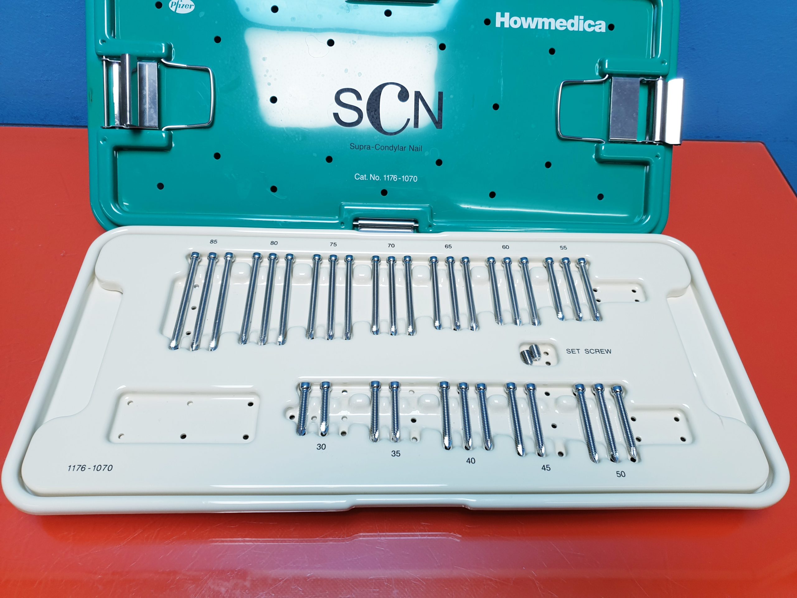 HOWMEDICA Supra-Condylar Nail Cat. NO. 1176-1070