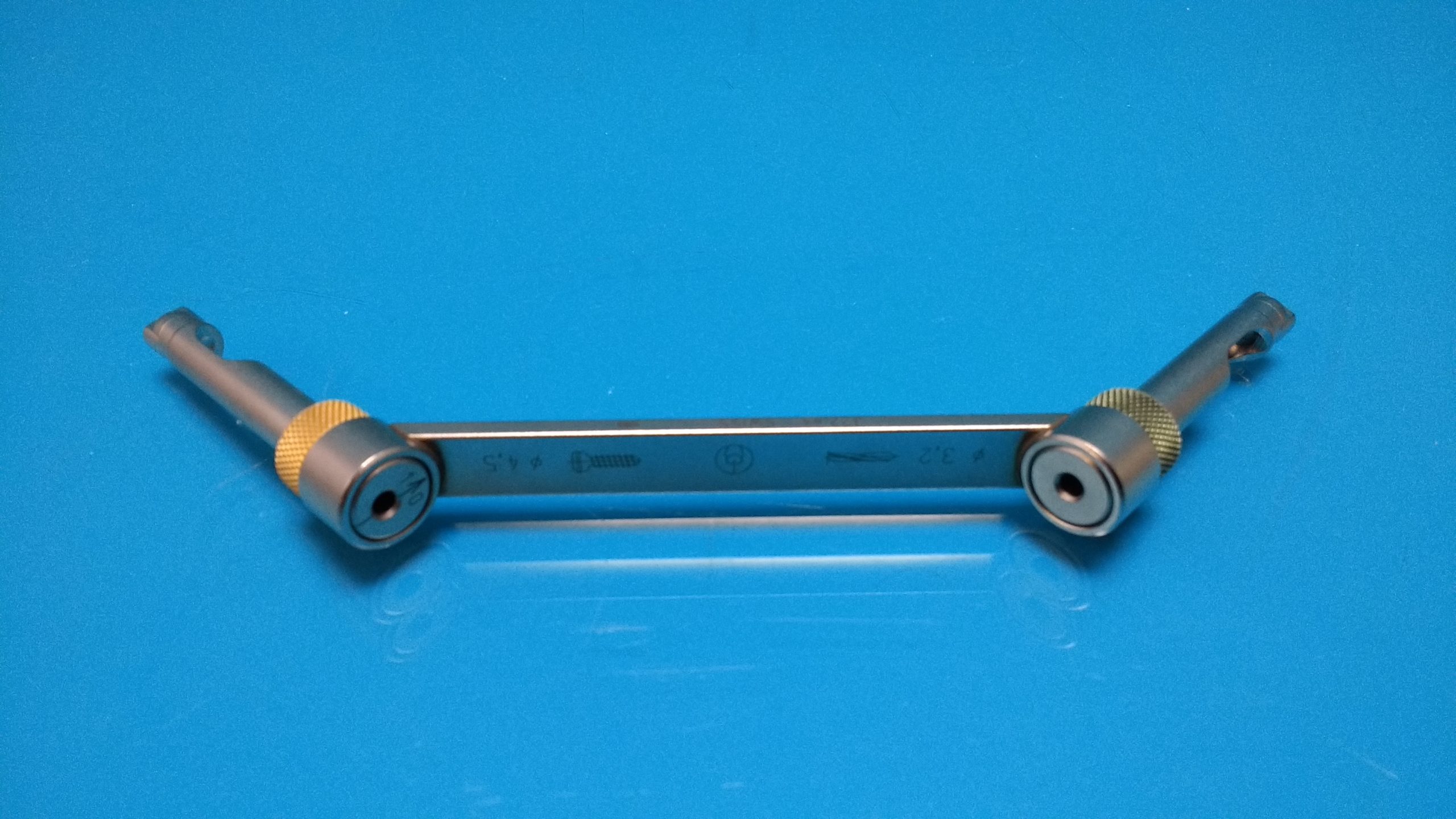 Synthes 322.44 3.2 bis 4.5MM DCP DRILL GUIDE