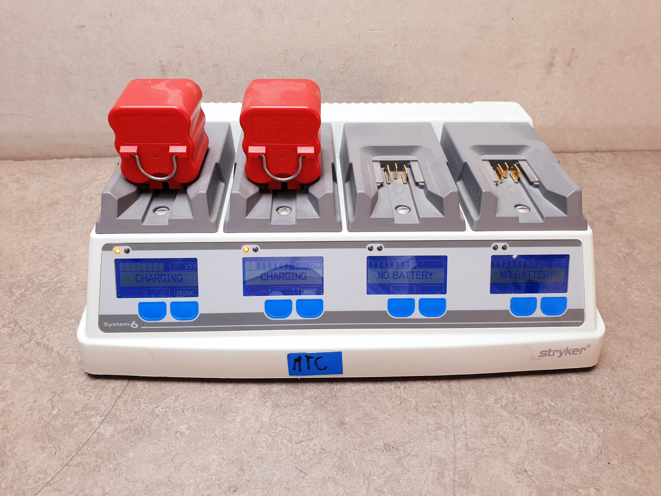 Stryker System 6 Ladergerät 6110-120 + 02 x Akkus