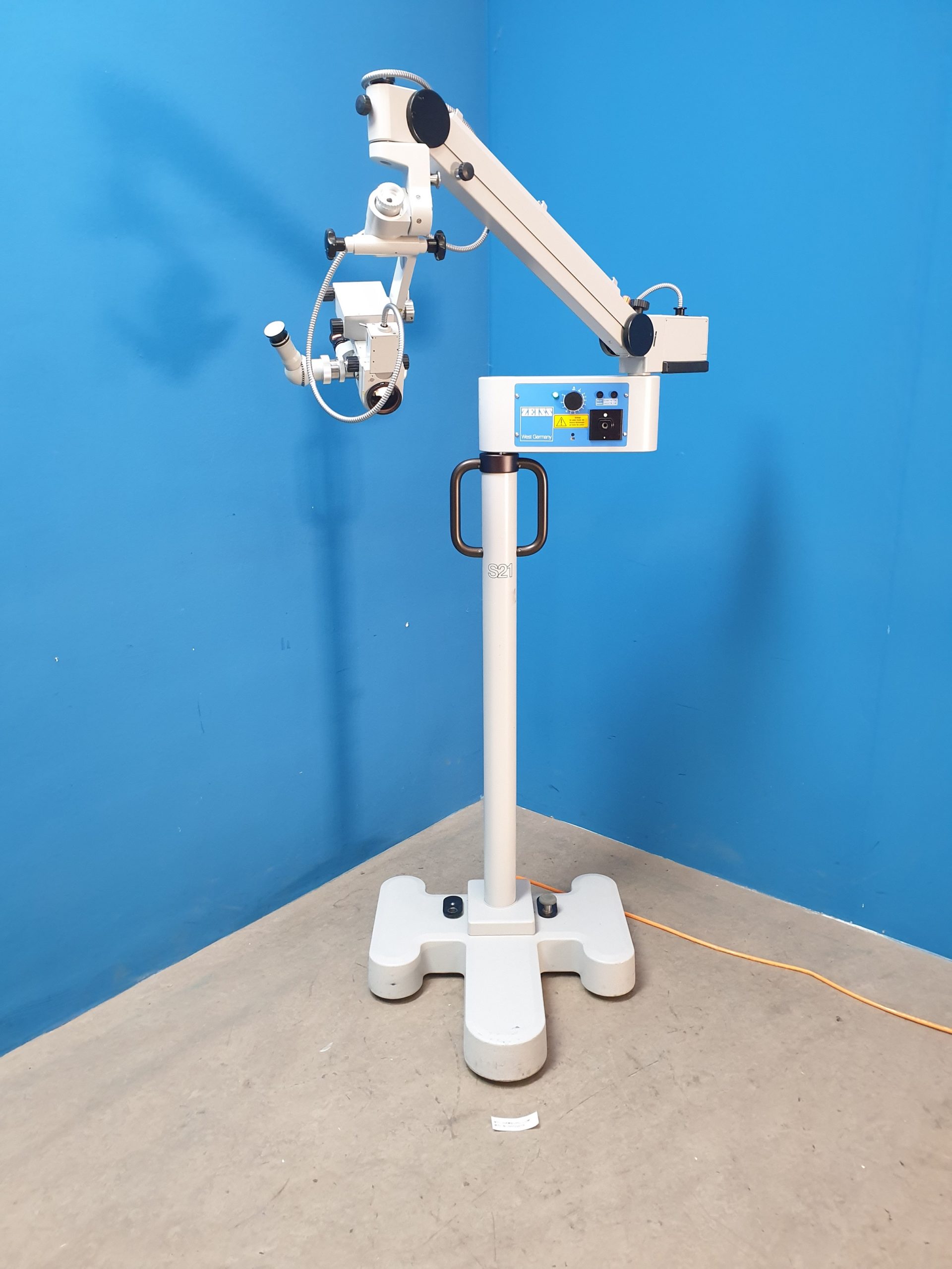 Karl Zeiss Zeiss OPMI MDM Surgical Microscope with Universal S21 Stand 12,5x Objectives