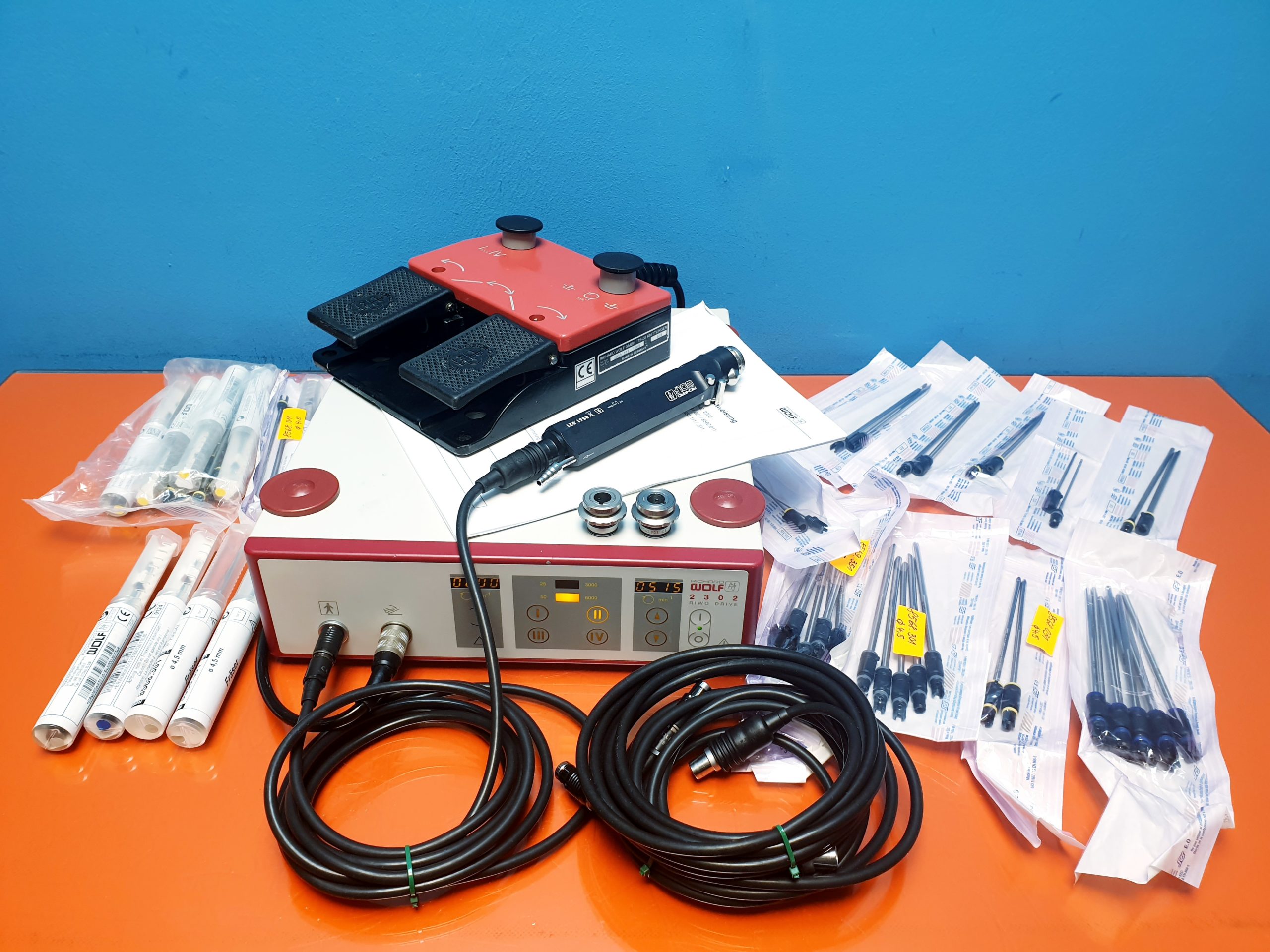 Richard Wolf Riwo Drive Generator / 2302.001 mit 1 Handstück, Fußschalter, div. Shaveraufsätze