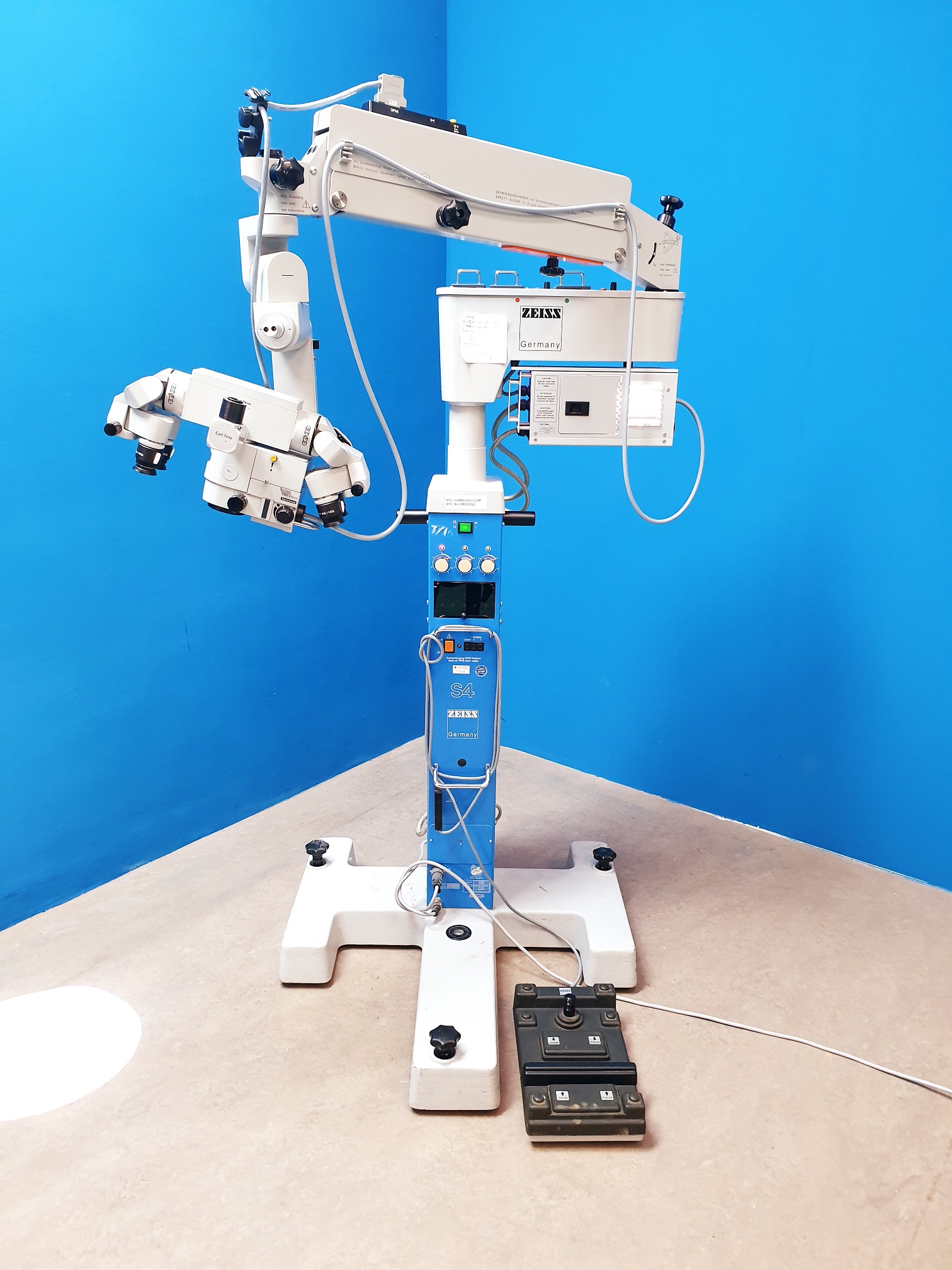 Zeiss Opmi CS CS-I CS XY mit + Varioskop Schwenktubus 10x 18B auf S4 Stativ – Fahrbar + Superlux 300