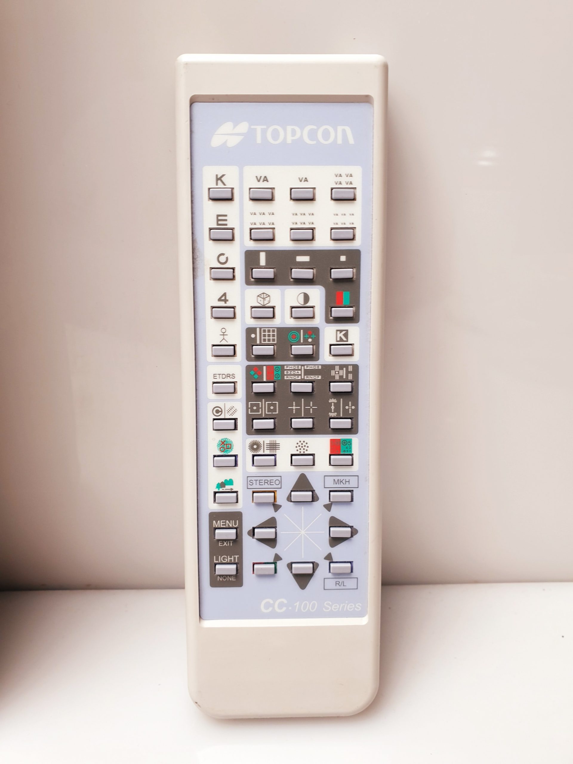 Topcon CC-100XP Sehprüfsystem Computerized Chart Unit