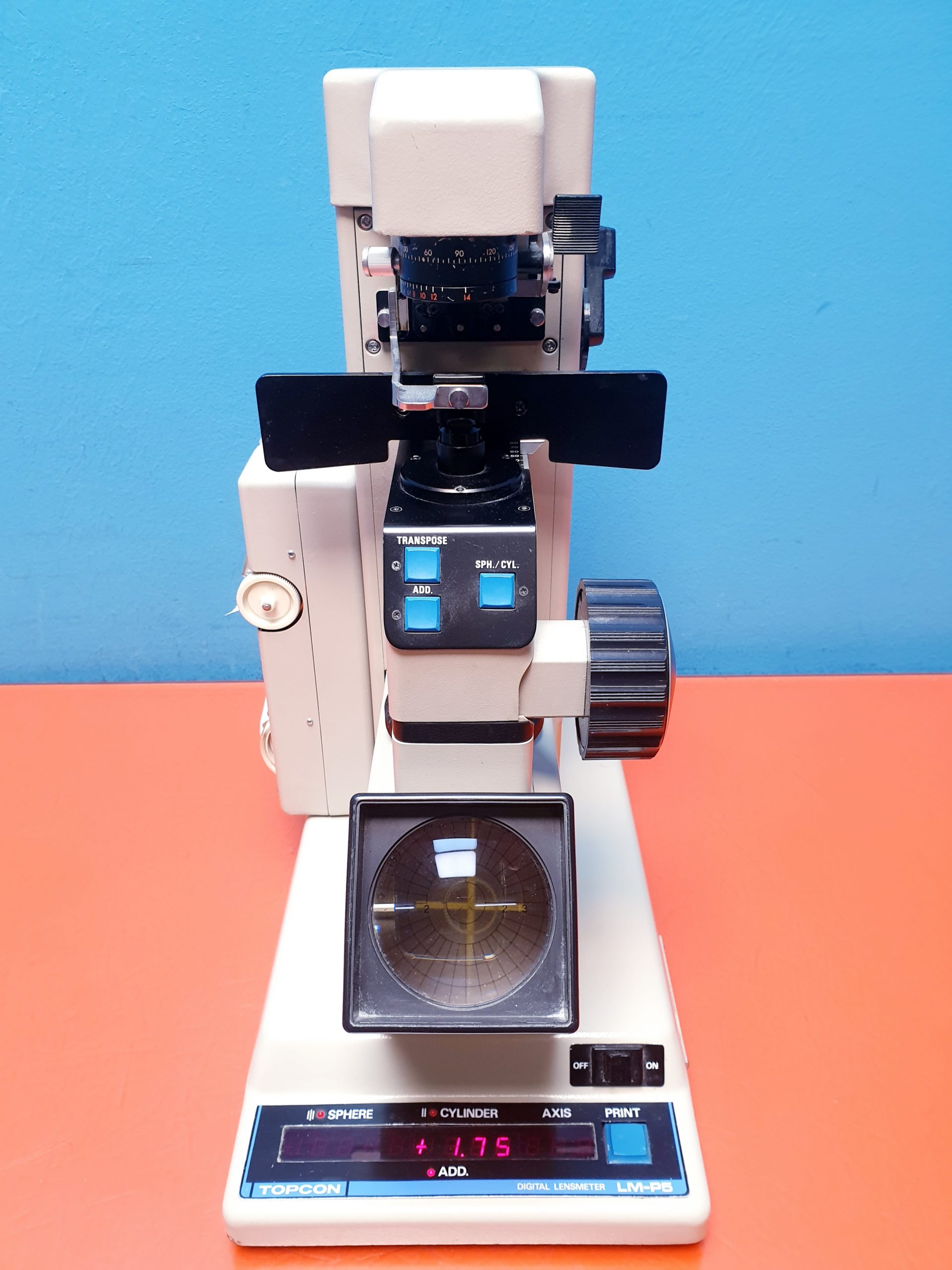 Topcon LM-P5 Projektions-Scheitelbrechwertmessgerät Lensmeter Digital