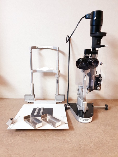 Haag Streit 900 Spaltlampe + AT 900 Tonometer