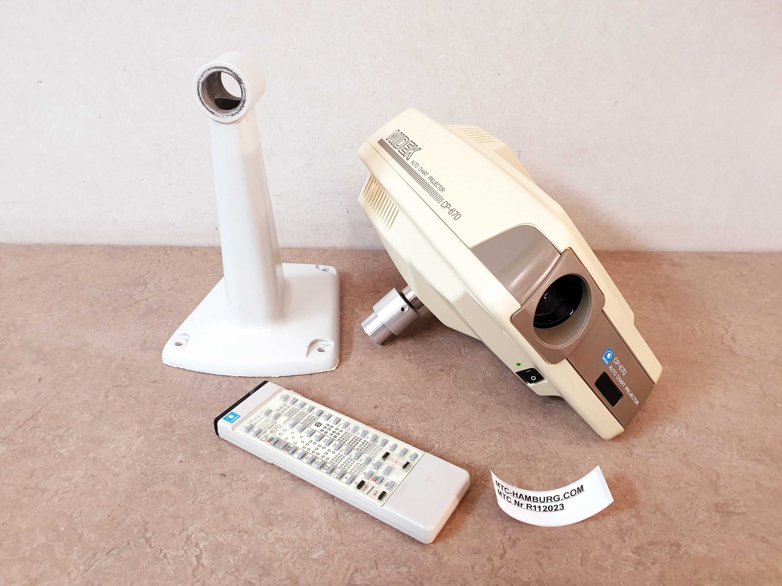 Nidek CP-670 CP 670 Chart Projektor Auto mit Fernbedienung
