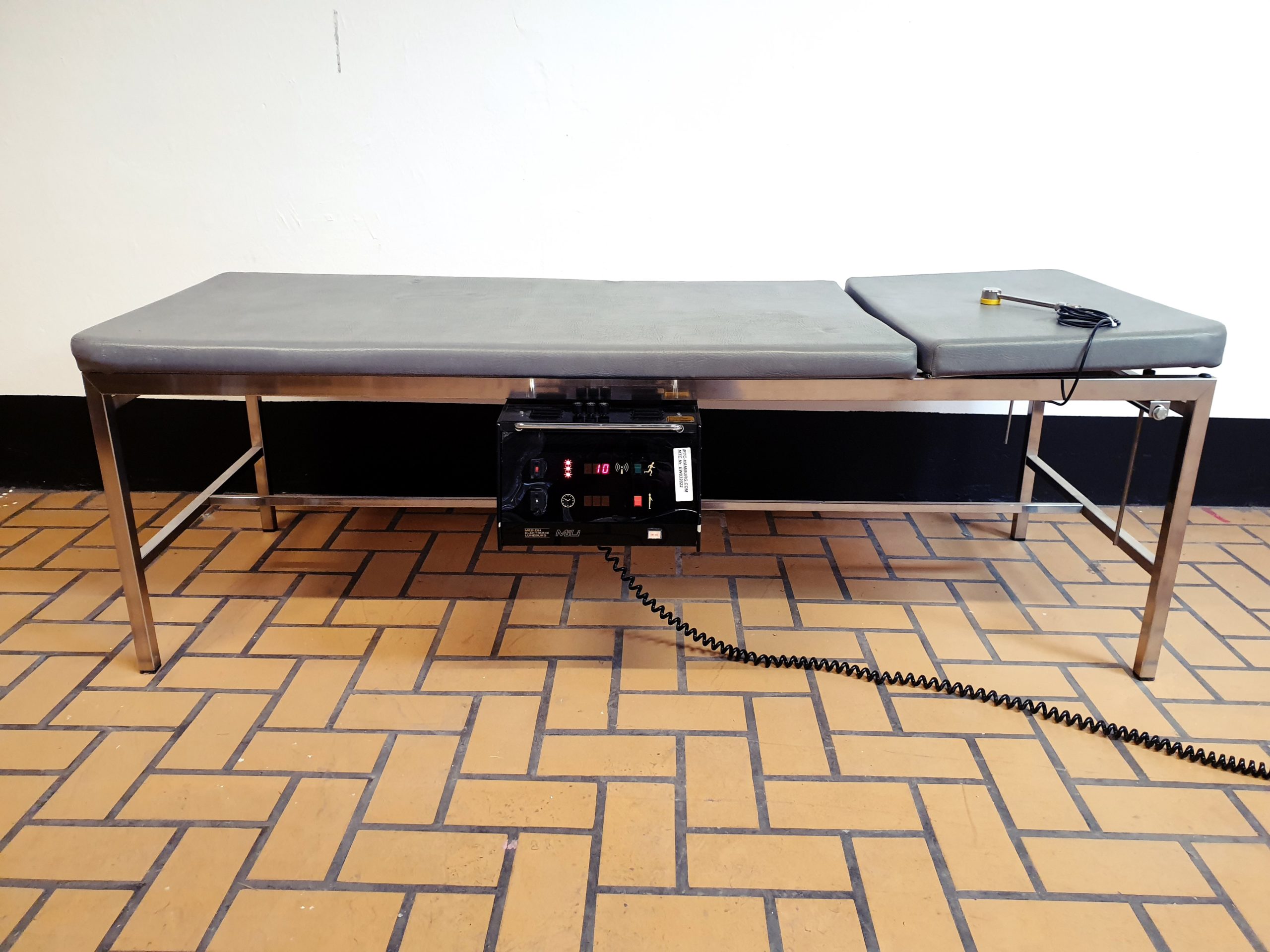 Mili Liege Behadlungsliege mit MiLi 250 W Applikator