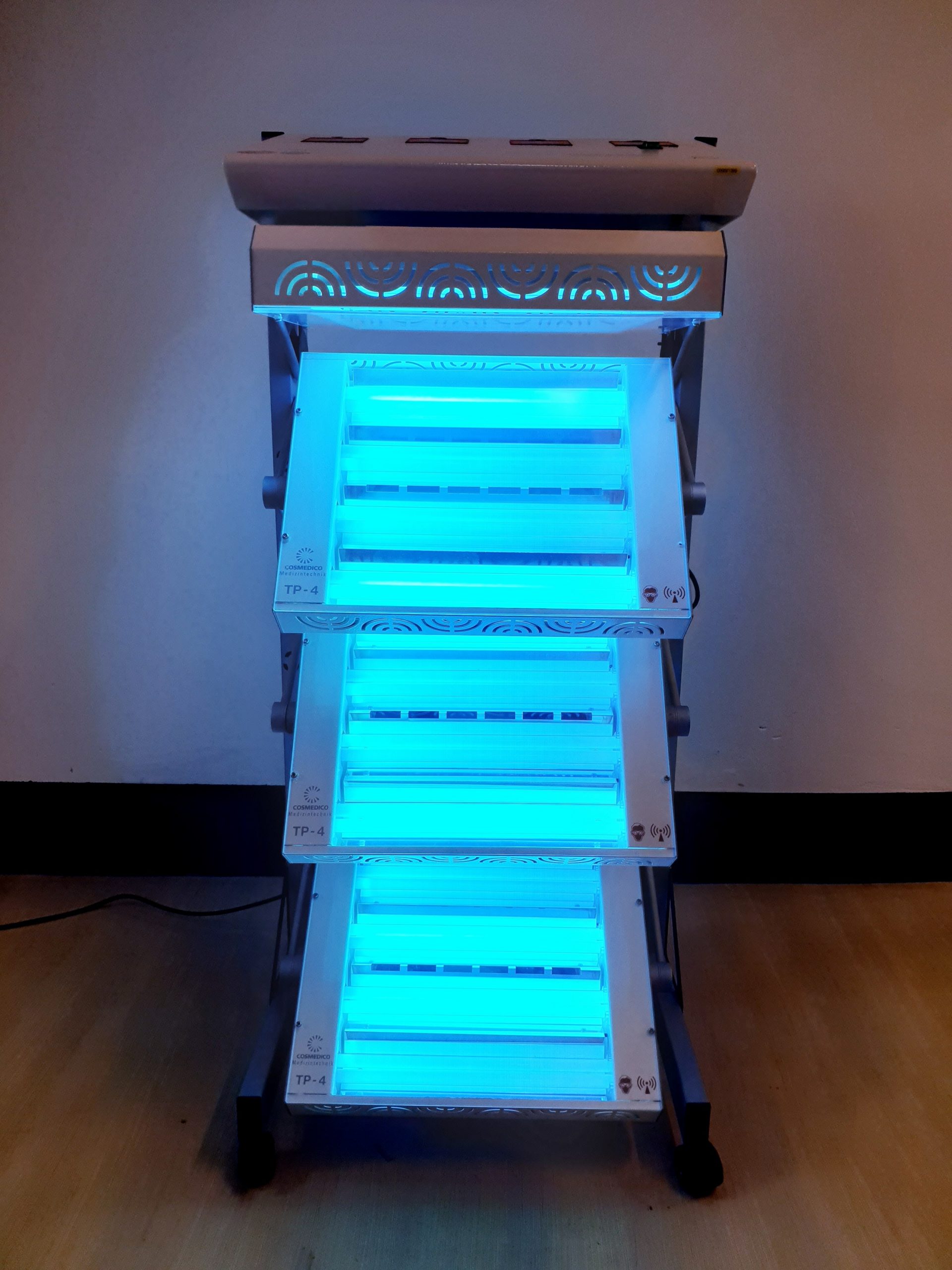 Cosmedico TP-4 UV-Therapiesystem Teilbestrahlungsgerät Hand Gesicht Vitiligo Bestrahlung