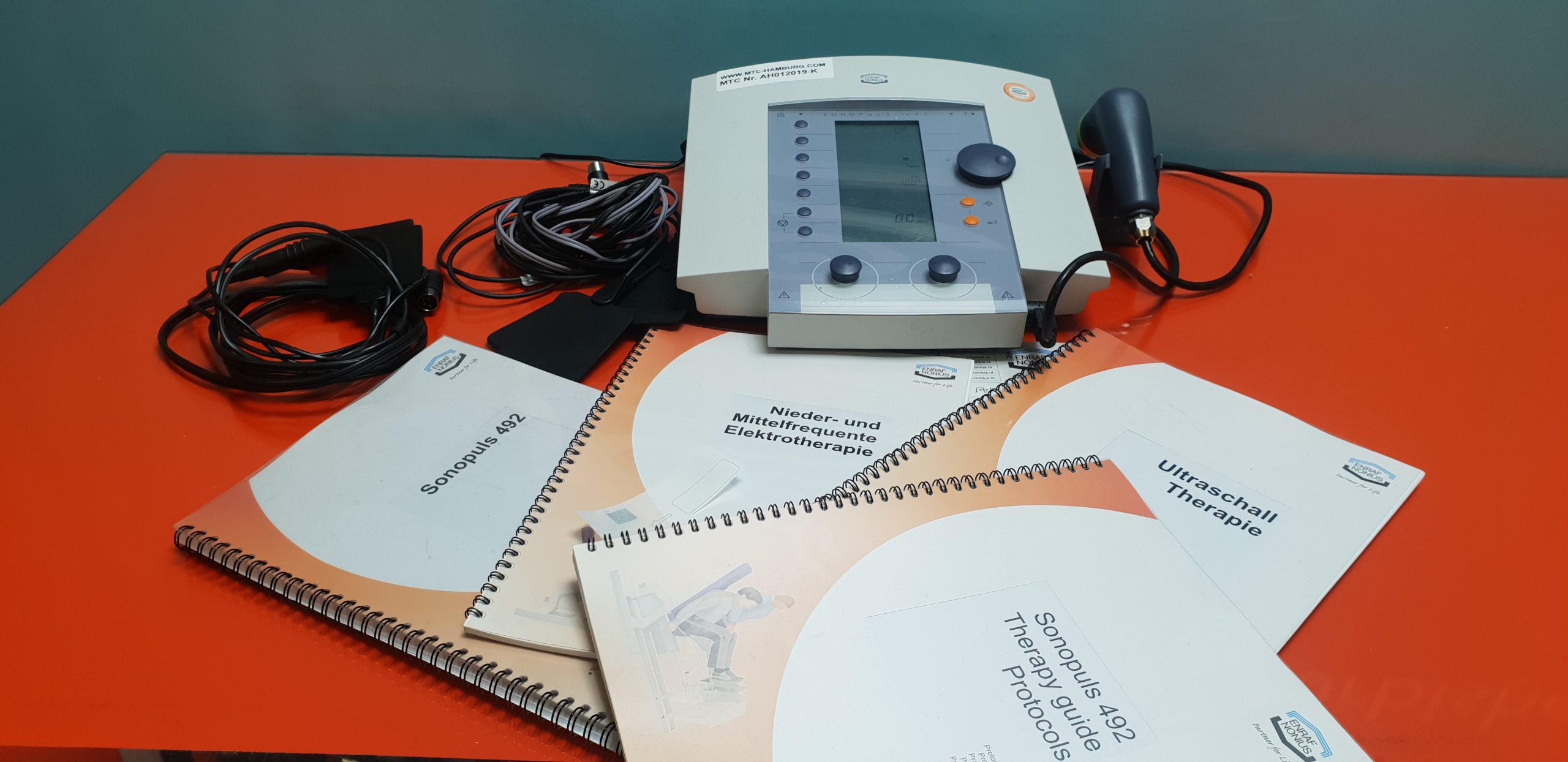 Enraf Nonius Sonopuls 492 Reizstromtherapiegerät mit Zubehör