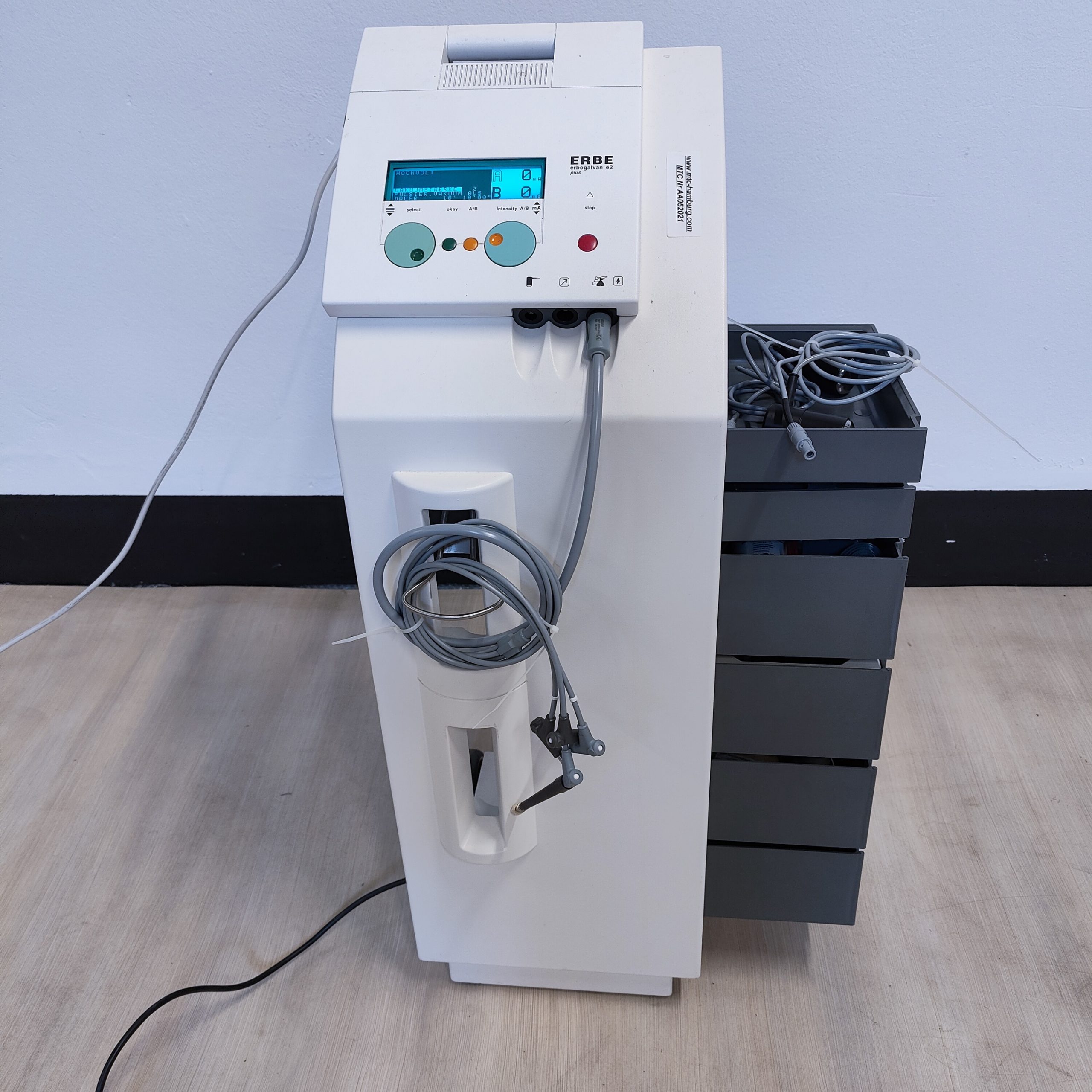 ERBE erbogalvan e2 Plus Elektrotherapiegerät mit Zubehör