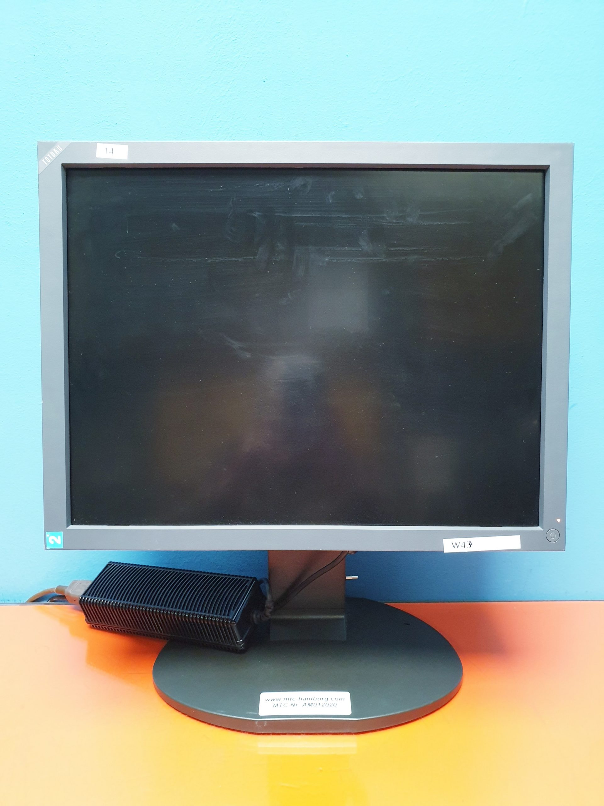 Totoku ME315L MONITOR Monochrome LCD X-Ray Image Monitor Befundmonitor