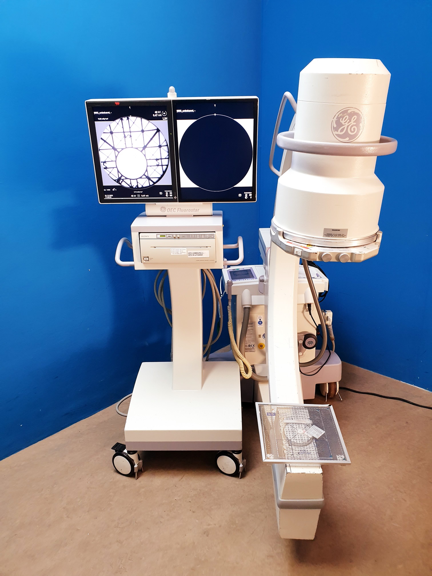 GE OEC 7900 Fluorostar C Arm – C Bogen mit 02 Monitorwagen