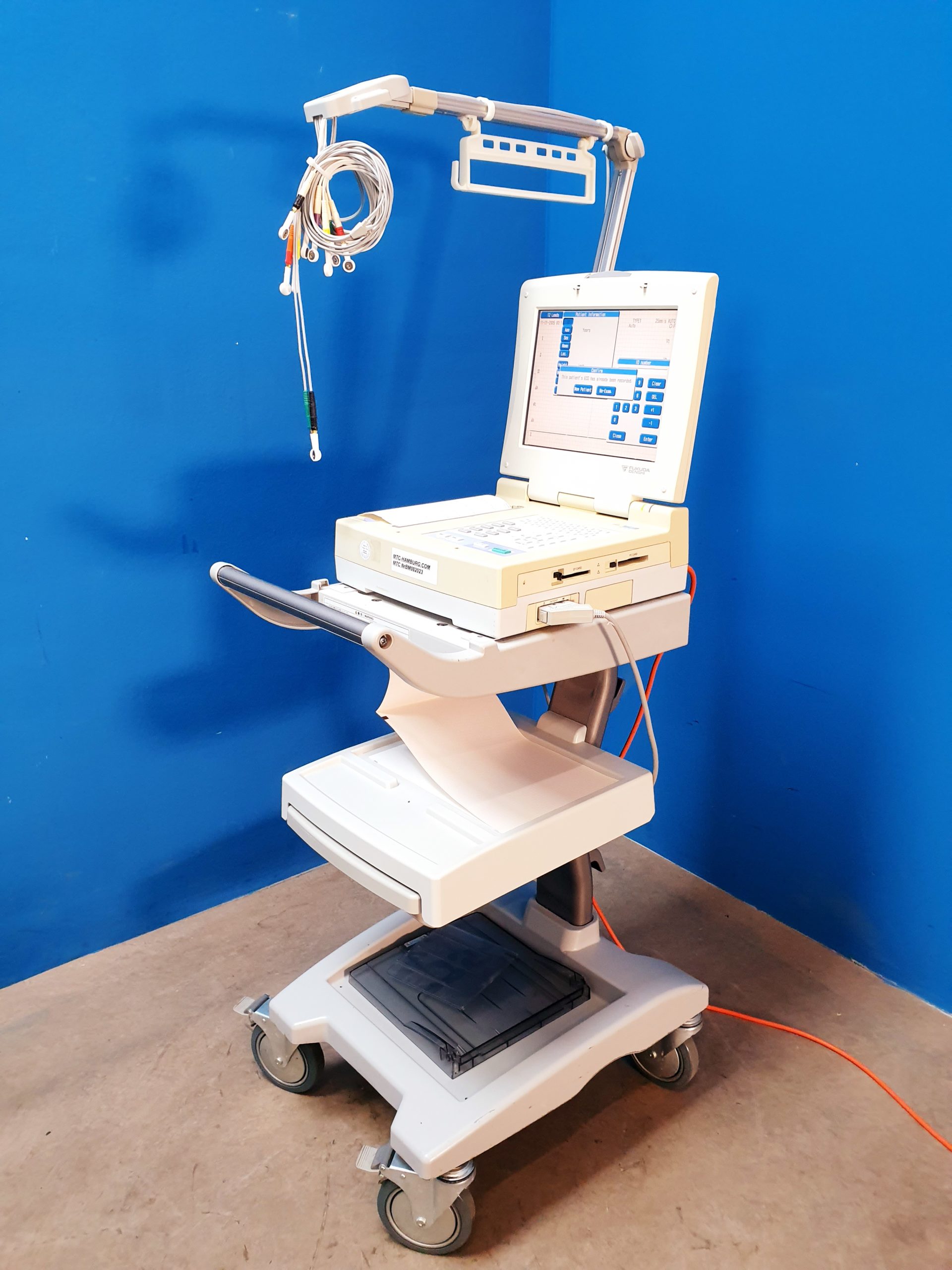 Fukuda Denshi CardiMax FX-7542 EKG Machine on Stand / Gestell mit with 10 Lead ECG Leads
