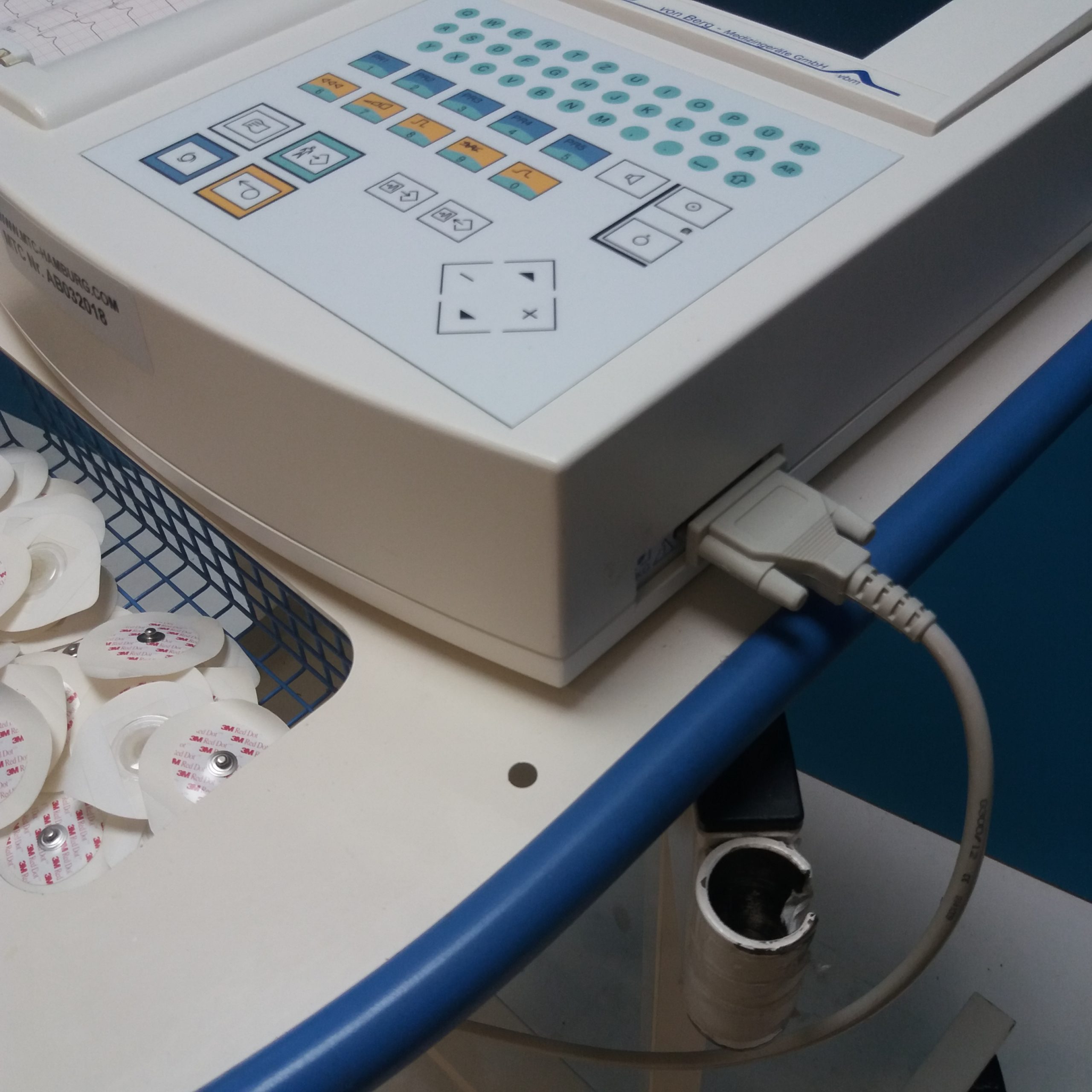 Hörmann Bioset 9000 12 Kanal EKG Gerät mit Gerätewagen