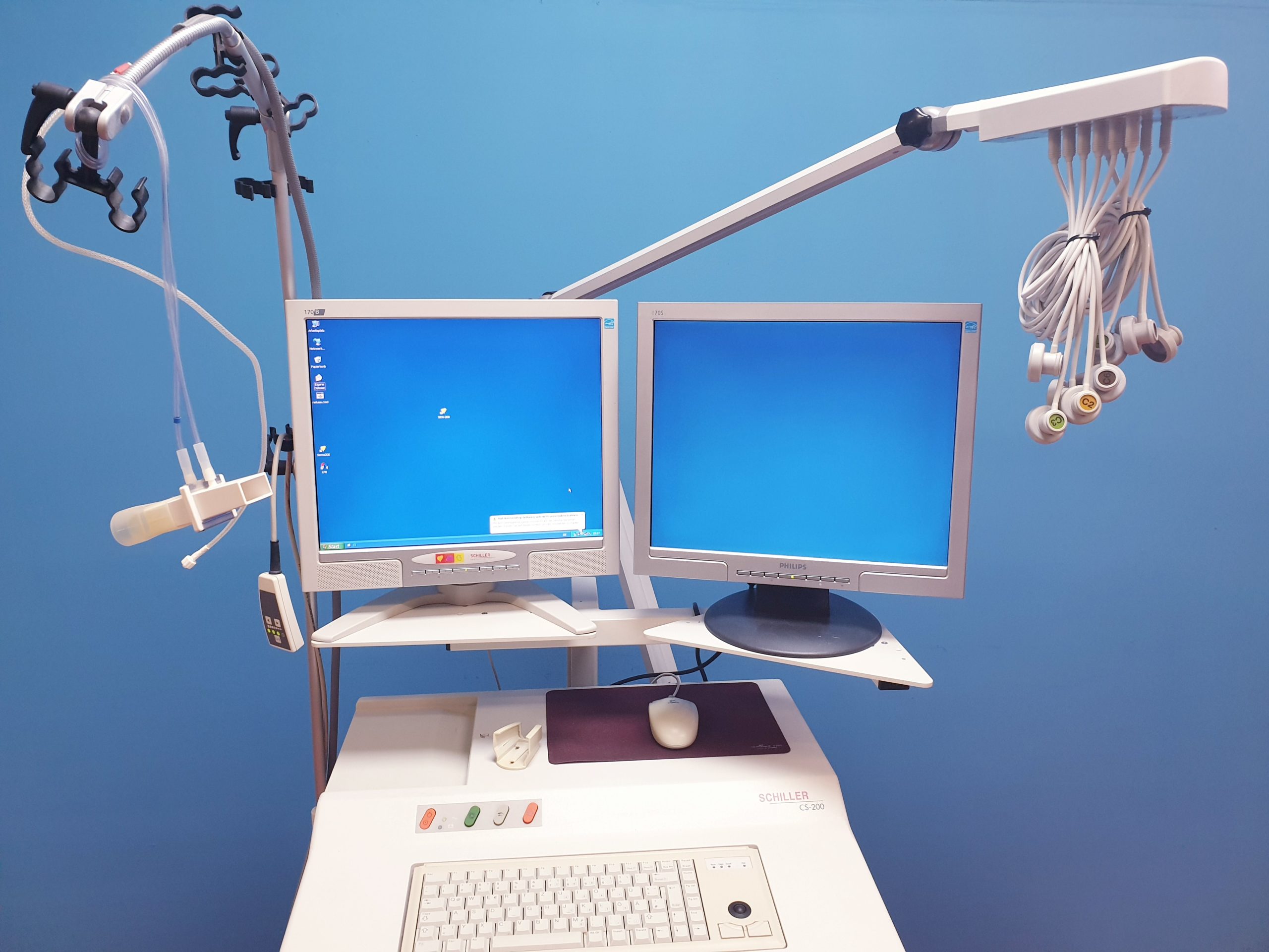 Schiller Cardiovit CS-200 12 Kanal EKG mit Stässle DT 100 Sauganlage Power Cube Spirometrie Modul