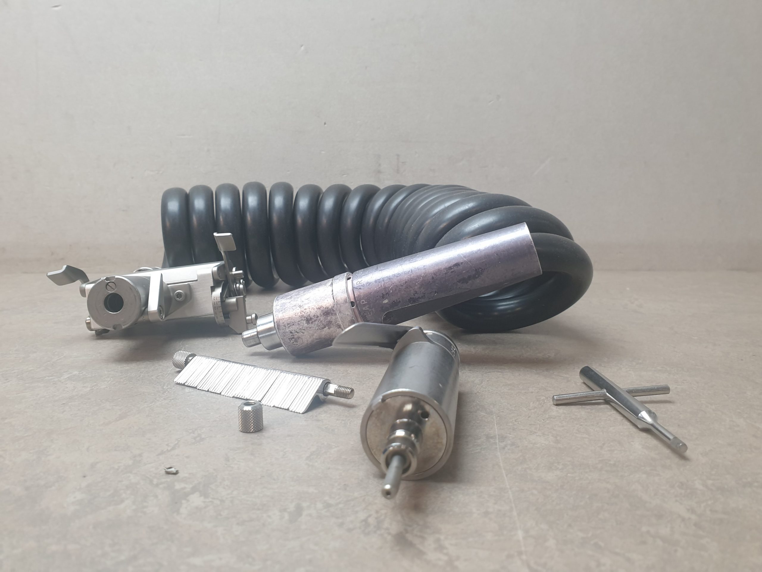Aesculap GA200 Handstück + GB230R Dermatome + GB20 + Draeger Aesculap Air-Motor Luft Druck Schlauch