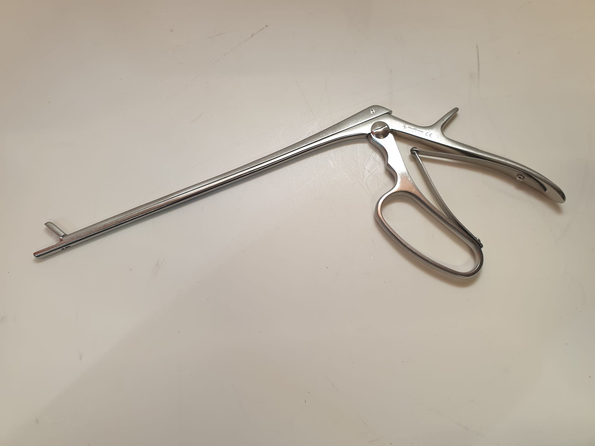 Medtronic Sofamor Danek 906-521 L032023-K Medtronic Sofamor Danek 906-521 Straight Pituitary Rongeur 5mm – 180 – E200 – kkStraight Pituitary Rongeur 5mm – 180 – E200 – kk