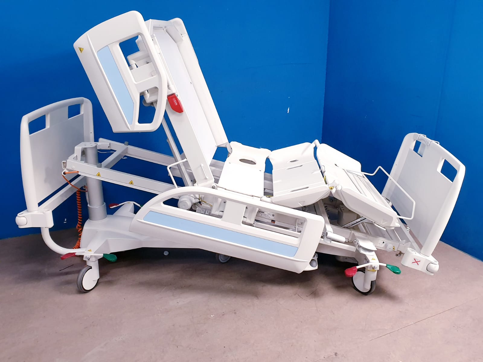 Linet PB4302M Pflegebett – Intensivbett