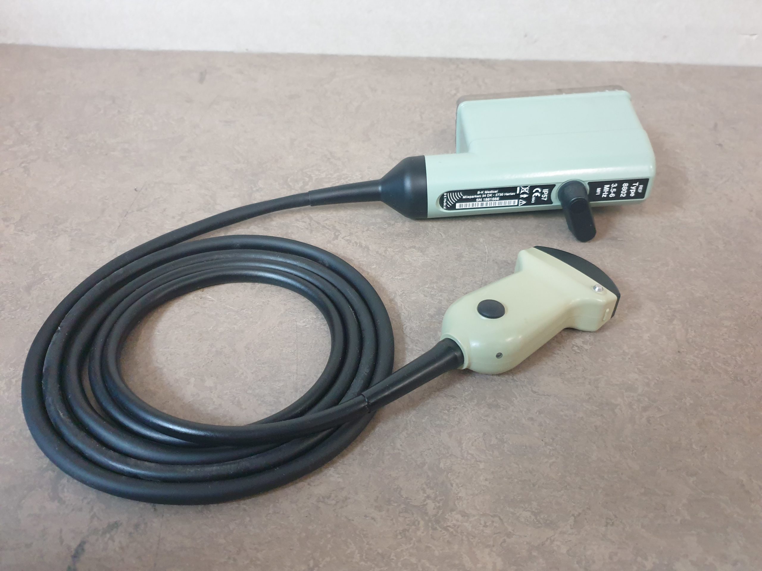 BK B K Medical 8802 // 4.3 MHz. – 6.0 MHz Kompatibel mit Medical Hawk 2102; BK Medical Flex Focus 400; BK Medical Falcon 2101 ultrasound systems.