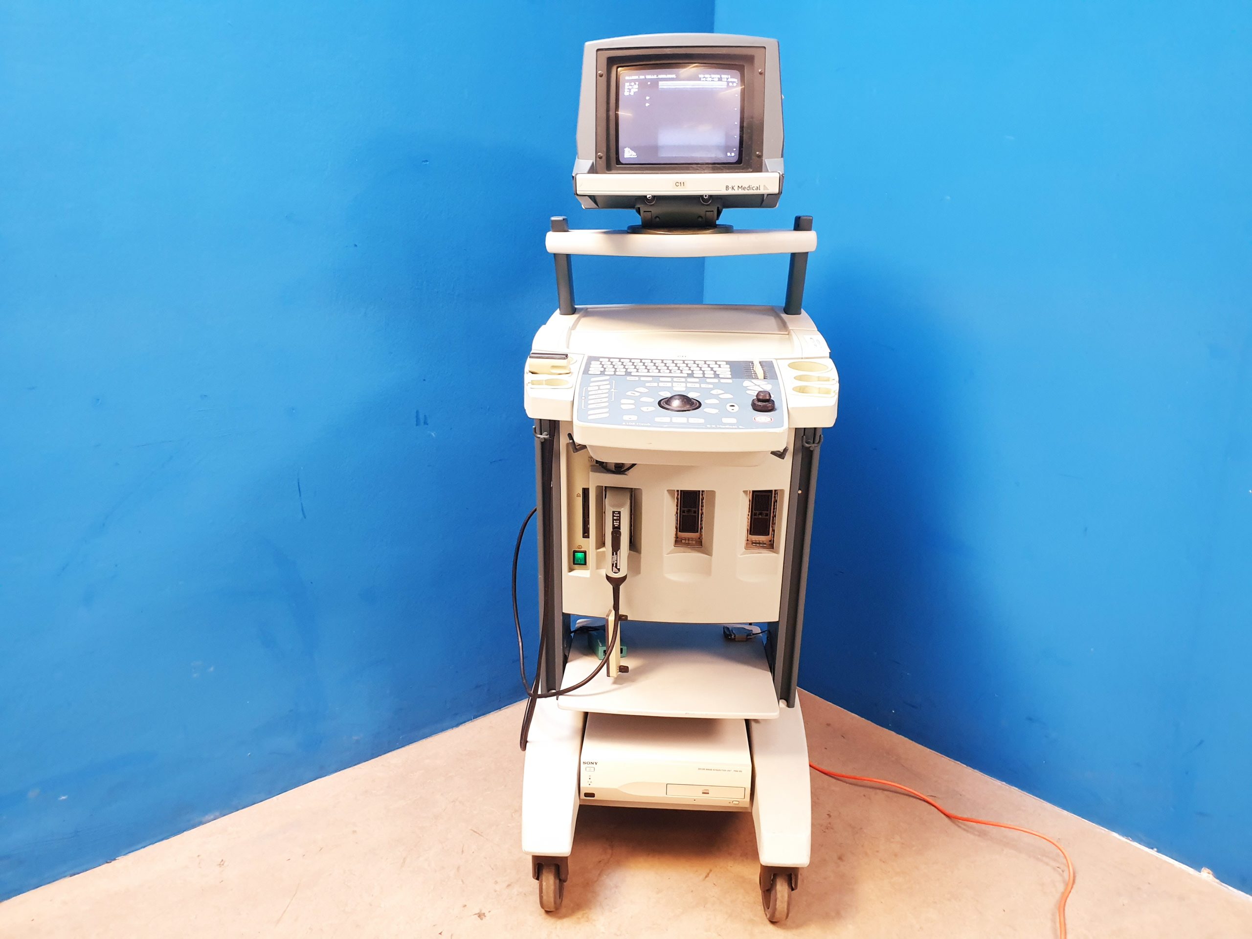 B-K Medical Ultraschallgerät Type 2102 + 8811 Linear Sonde